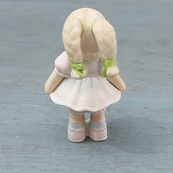 Vintage Cabbage Patch Doll Figurine - Picture 2 of 7